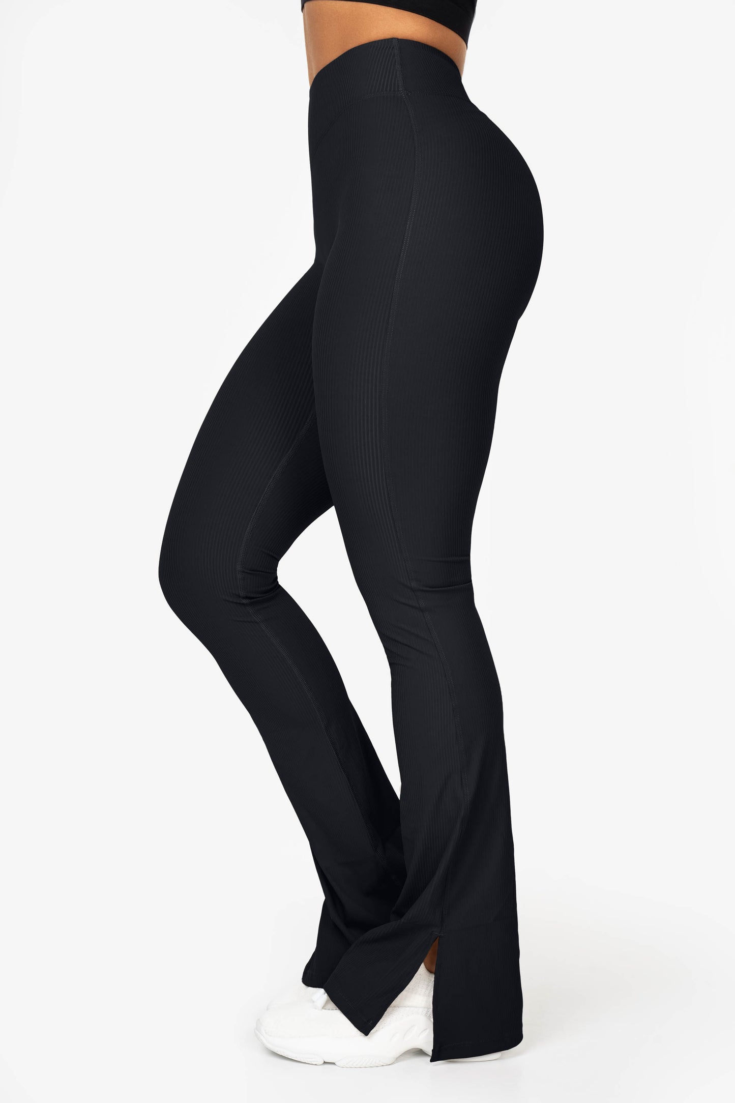 Black Ribbed Flare Pants - for dame - Famme - Leggings